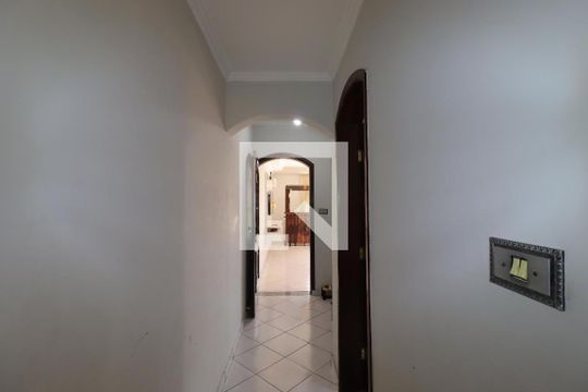 Corredor piso inferior de casa à venda com 3 quartos, 240m² em Vila Curuçá, Santo André
