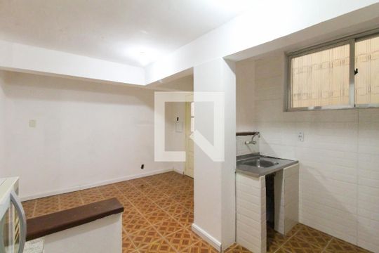 Cozinha de apartamento para alugar com 1 quarto, 30m² em Centro, Canoas