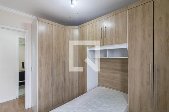 Quarto  de apartamento para alugar com 3 quartos, 68m² em Jardim Flor da Montanha, Guarulhos