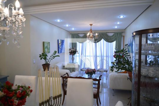 Sala de apartamento à venda com 3 quartos, 150m² em Vila Bastos, Santo André
