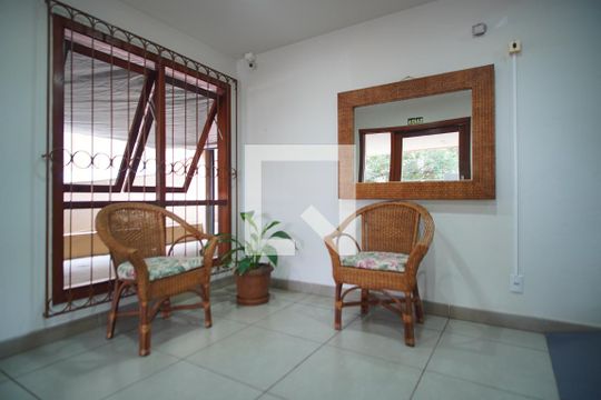 Hall de Entrada de apartamento à venda com 2 quartos, 73m² em Higienópolis, Porto Alegre