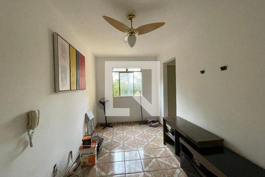 Sala de apartamento para alugar com 2 quartos, 49m² em Arco Íris, Cotia
