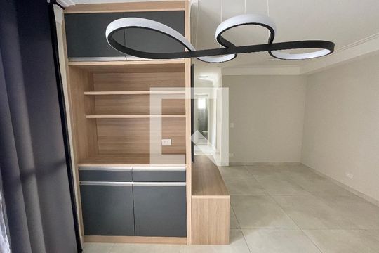 Sala de apartamento para alugar com 2 quartos, 55m² em Parque Frondoso, Cotia