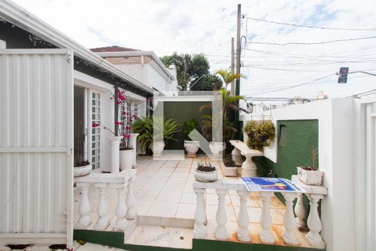 Área Externa de casa à venda com 3 quartos, 160m² em Vila Angelino Rossi, Campinas