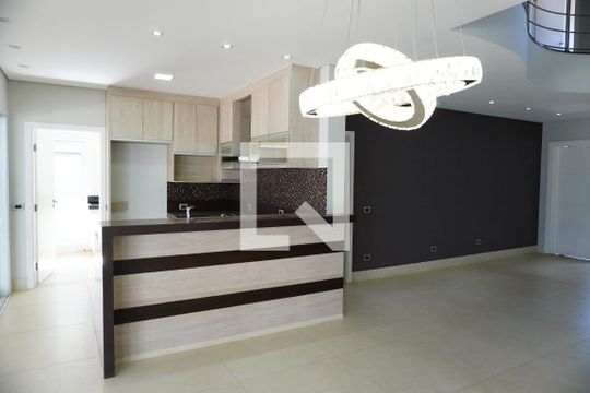 Sala de casa de condomínio para alugar com 4 quartos, 330m² em Riviera Tamborlim, Americana