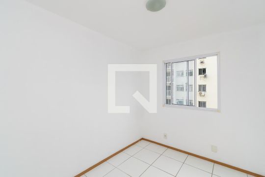 Quarto 1 de apartamento para alugar com 2 quartos, 47m² em Irajá, Rio de Janeiro