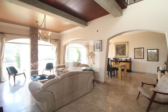 Sala de casa para alugar com 5 quartos, 570m² em Interlagos, São Paulo