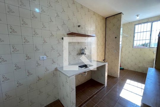 Cozinha e Área de Serviço de apartamento para alugar com 2 quartos, 52m² em Vila Butantã, São Paulo