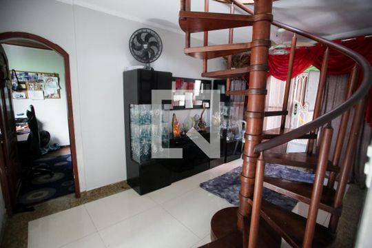 Hall da Escada de casa de condomínio à venda com 3 quartos, 380m² em Taquara, Rio de Janeiro