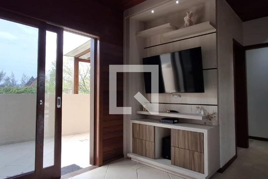 Sala de casa para alugar com 3 quartos, 260m² em Canasvieiras, Florianópolis