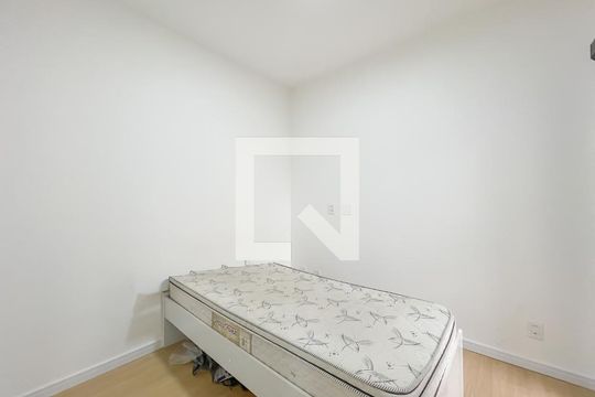 Quarto  de apartamento para alugar com 3 quartos, 93m² em Vila Osasco, Osasco