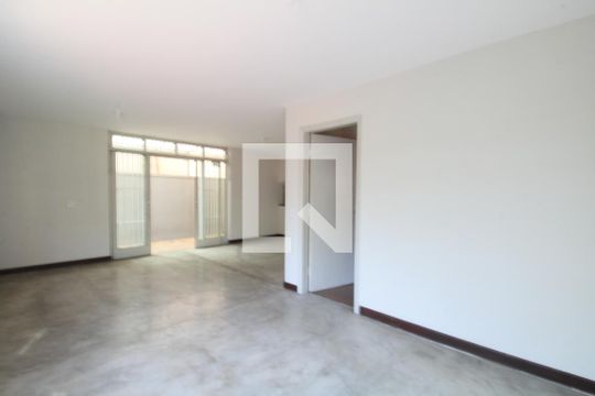 Sala de casa à venda com 3 quartos, 250m² em Jardim Lar Sao Paulo, São Paulo