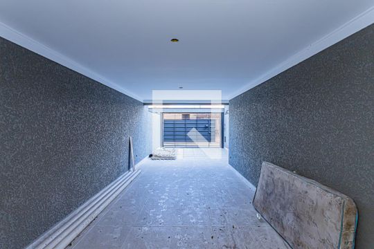 Garagem de casa à venda com 3 quartos, 150m² em São Domingos, São Paulo