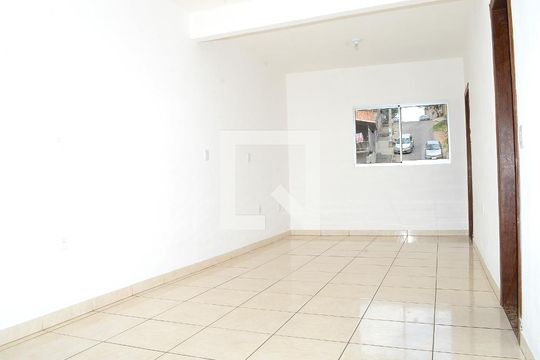 Sala de casa para alugar com 2 quartos, 85m² em Novo Alvorada, Belo Horizonte