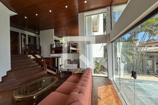 Sala de casa de condomínio para alugar com 4 quartos, 400m² em Morada dos Pássaros, Barueri