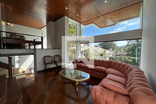 Sala de casa de condomínio para alugar com 4 quartos, 400m² em Morada dos Pássaros, Barueri