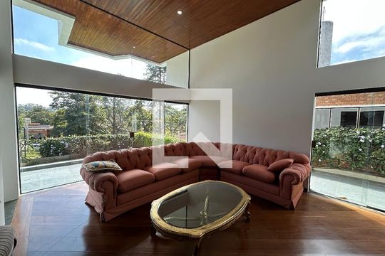 Sala de casa de condomínio para alugar com 4 quartos, 400m² em Morada dos Pássaros, Barueri