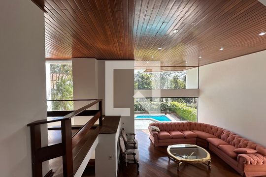 Sala de casa de condomínio para alugar com 4 quartos, 400m² em Morada dos Pássaros, Barueri