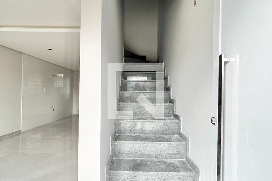 Escada de casa à venda com 2 quartos, 67m² em São Jorge, Novo Hamburgo