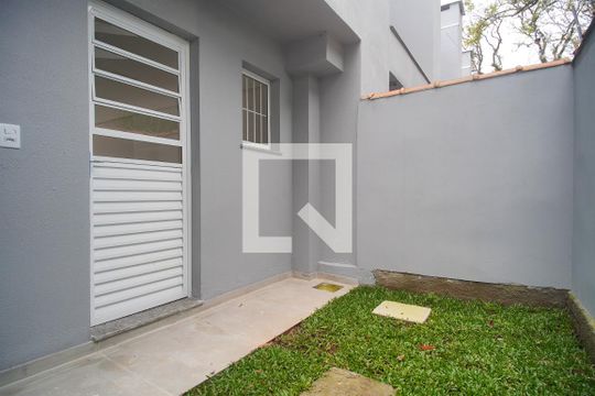 Quintal de casa à venda com 2 quartos, 67m² em São Jorge, Novo Hamburgo