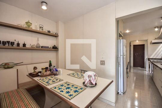 Copa de casa à venda com 5 quartos, 316m² em Jardim Leonor, São Paulo