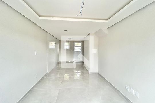 Sala de casa à venda com 2 quartos, 67m² em São Jorge, Novo Hamburgo