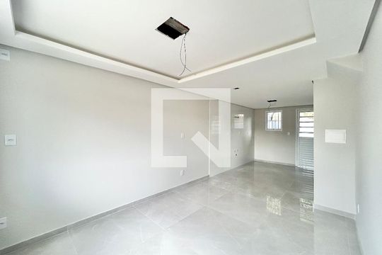 Sala de casa à venda com 2 quartos, 67m² em São Jorge, Novo Hamburgo