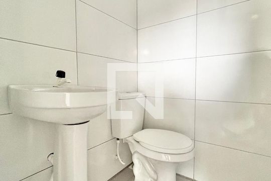 Lavabo de casa à venda com 2 quartos, 67m² em São Jorge, Novo Hamburgo