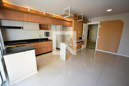 Cozinha de apartamento para alugar com 2 quartos, 58m² em Setor Bela Vista, Goiânia