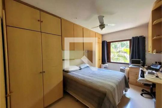 Quarto de casa à venda com 6 quartos, 274m² em Lapa, São Paulo