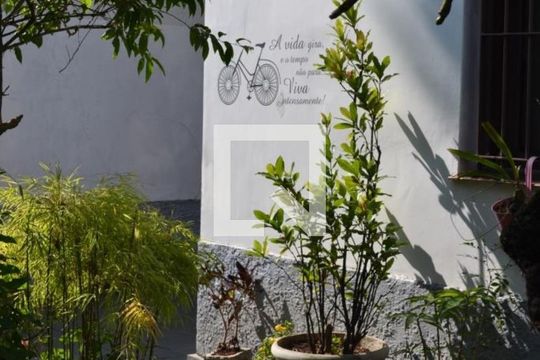 Casa à venda com 3 quartos, 140m² em Vila Cordeiro, São Paulo