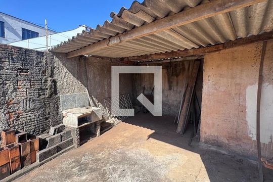 Quintal de casa à venda com 3 quartos, 360m² em Jardim Eulina, Campinas
