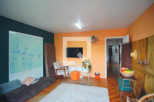 Quarto 2 de casa à venda com 4 quartos, 300m² em Três Figueiras, Porto Alegre