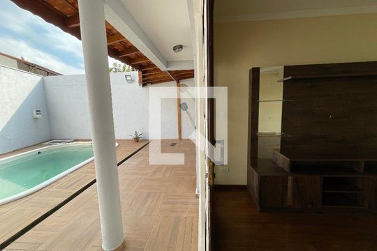 Sala 2 de casa de condomínio para alugar com 4 quartos, 326m² em Granja Vianna cotia, Cotia