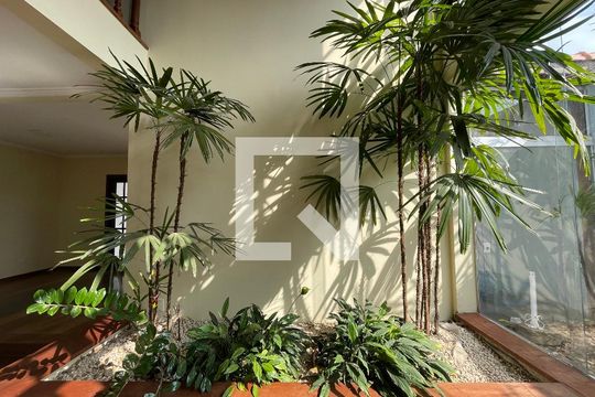 Sala 1 de casa de condomínio para alugar com 4 quartos, 326m² em Granja Vianna cotia, Cotia