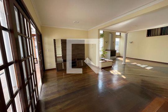 Sala 2 de casa de condomínio para alugar com 4 quartos, 326m² em Granja Vianna cotia, Cotia