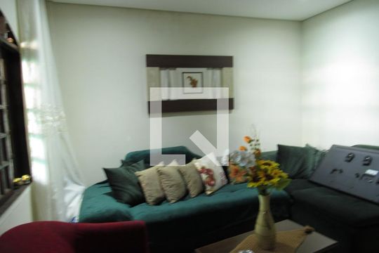 Sala de casa à venda com 2 quartos, 170m² em Veloso, Osasco