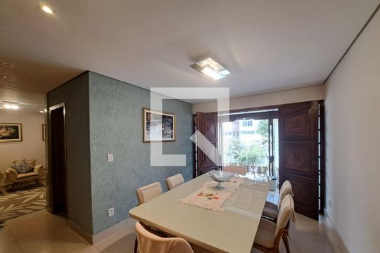Sala de casa à venda com 2 quartos, 280m² em Pedro Ii, Belo Horizonte