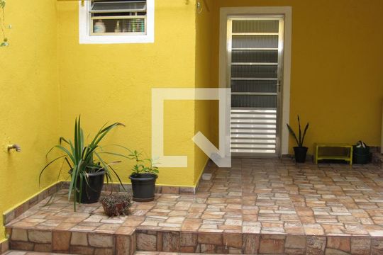 Área Externa de casa à venda com 2 quartos, 130m² em Vila Yolanda, Osasco