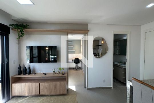 Sala de apartamento para alugar com 1 quarto, 41m² em Empresarial 18 do Forte, Barueri