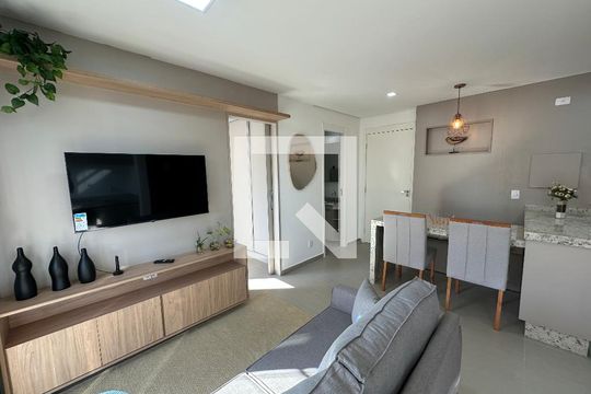Sala de apartamento para alugar com 1 quarto, 41m² em Empresarial 18 do Forte, Barueri