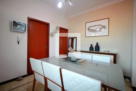 Sala de Jantar de casa à venda com 5 quartos, 300m² em Pompéia, Belo Horizonte