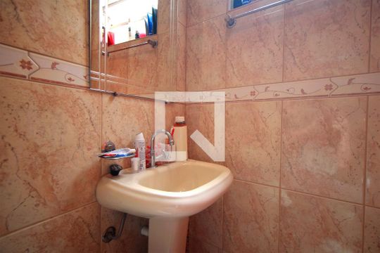 Lavabo da Sala de casa à venda com 5 quartos, 300m² em Pompéia, Belo Horizonte