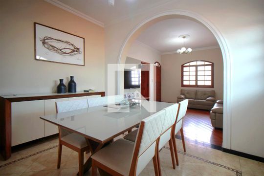 Sala de Jantar de casa à venda com 5 quartos, 300m² em Pompéia, Belo Horizonte
