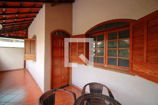 Varanda da Sala de casa à venda com 5 quartos, 300m² em Pompéia, Belo Horizonte