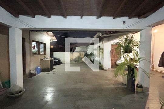 Quintal de casa à venda com 4 quartos, 90m² em Feitoria, São Leopoldo