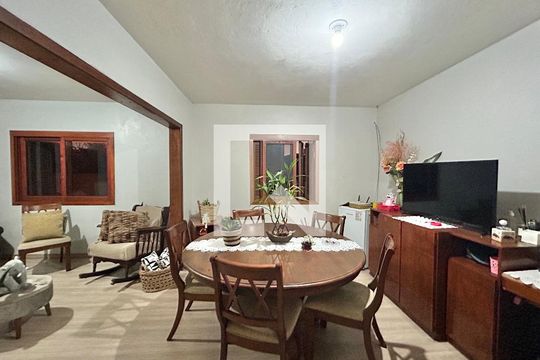 Sala de casa à venda com 4 quartos, 90m² em Feitoria, São Leopoldo