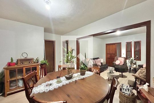 Sala de casa à venda com 4 quartos, 90m² em Feitoria, São Leopoldo