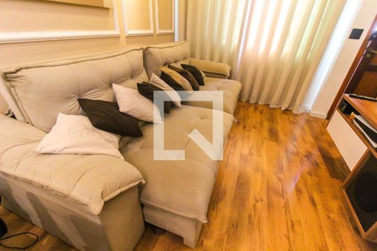 Sala de casa de condomínio para alugar com 2 quartos, 70m² em Parada Xv de Novembro, São Paulo