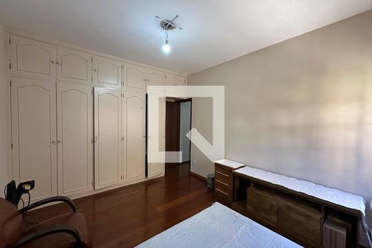 Casa para alugar com 4 quartos, 360m² em Alto Caiçaras, Belo Horizonte